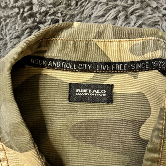 Patchwork Denim & Camo Button-Up Shirt - Picture 4 of 5